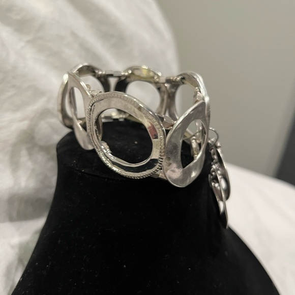 Fifth Avenue - Picture 2 of 2